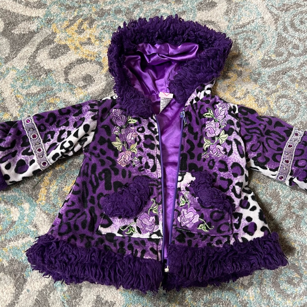 Gorgeous purple Lipstik brand coat 12-18 months but fits up to a 2-3